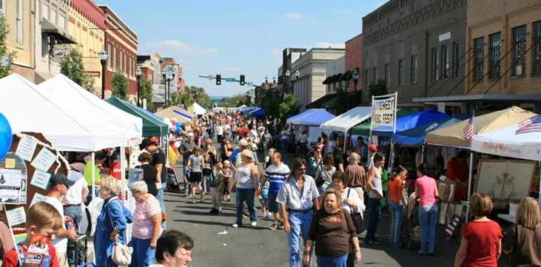 Autumn Street Fair in Mcminnville, TN
