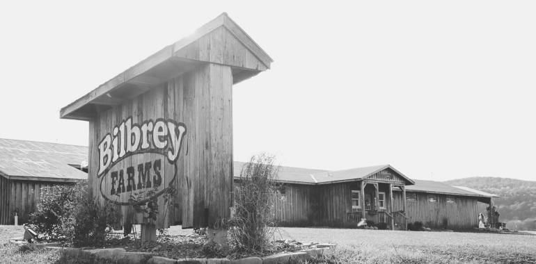 Ms. Sherry Jean’s Holiday Barn Sales-Sparta, TN November 12, 2022